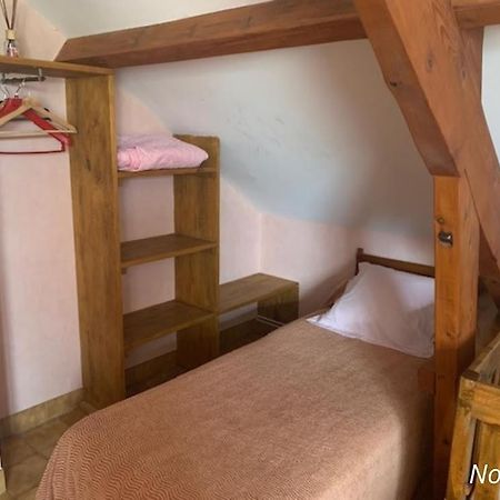 Bed and Breakfast A L'Etape De La Ferme Noailles  Exterior foto