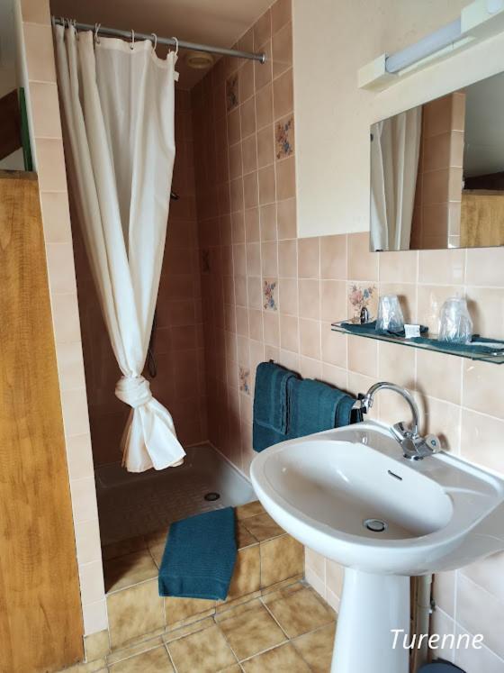 Bed and Breakfast A L'Etape De La Ferme Noailles  Exterior foto
