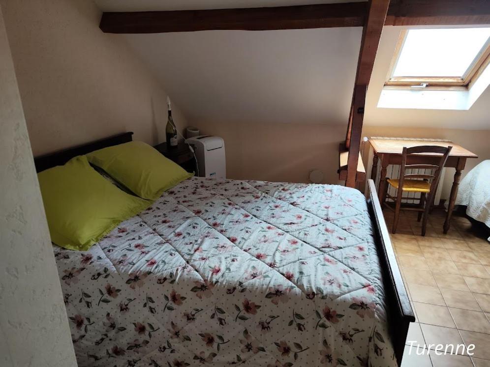 Bed and Breakfast A L'Etape De La Ferme Noailles  Exterior foto